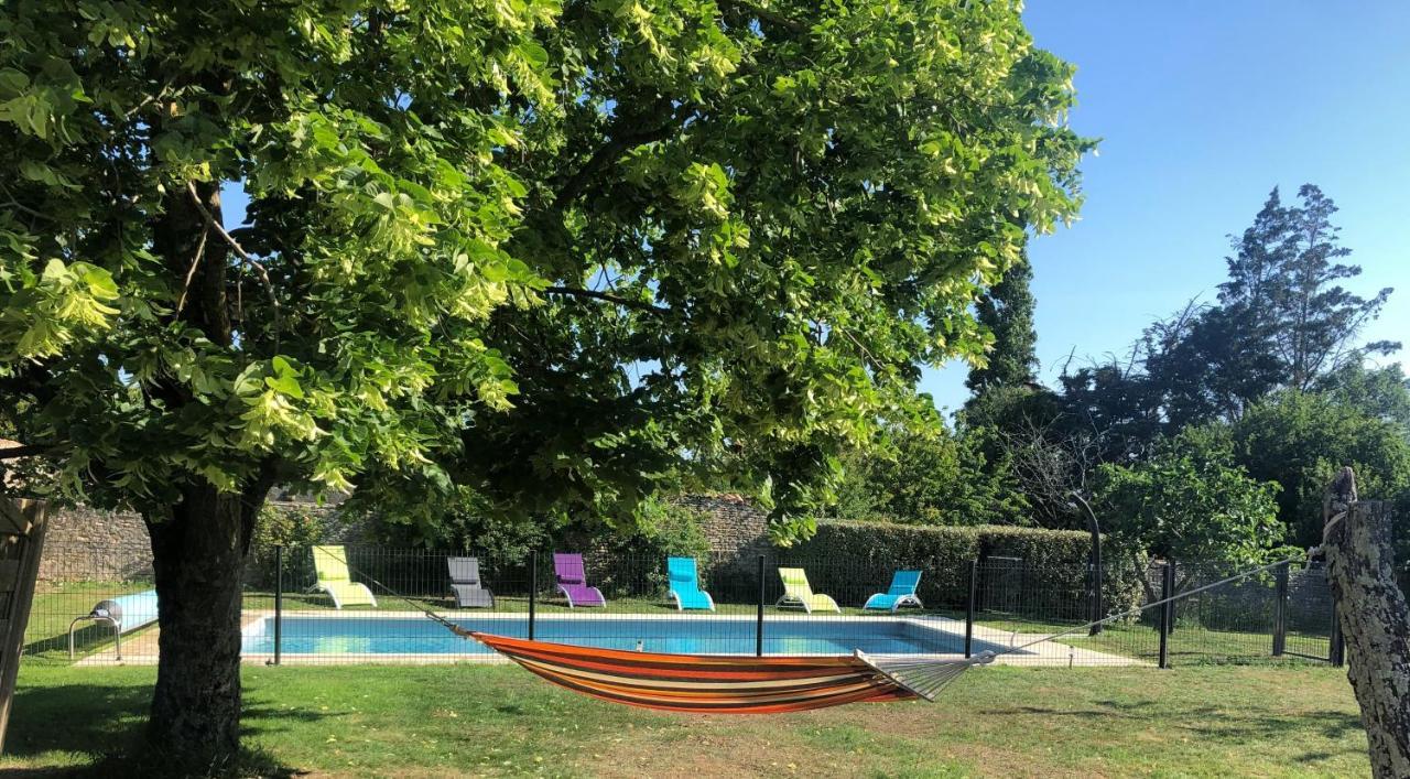 L'Enclos Bleu, Gite - Marais Poitevin Avec Piscine Chauffee Chaille-Les-Marais Exterior foto